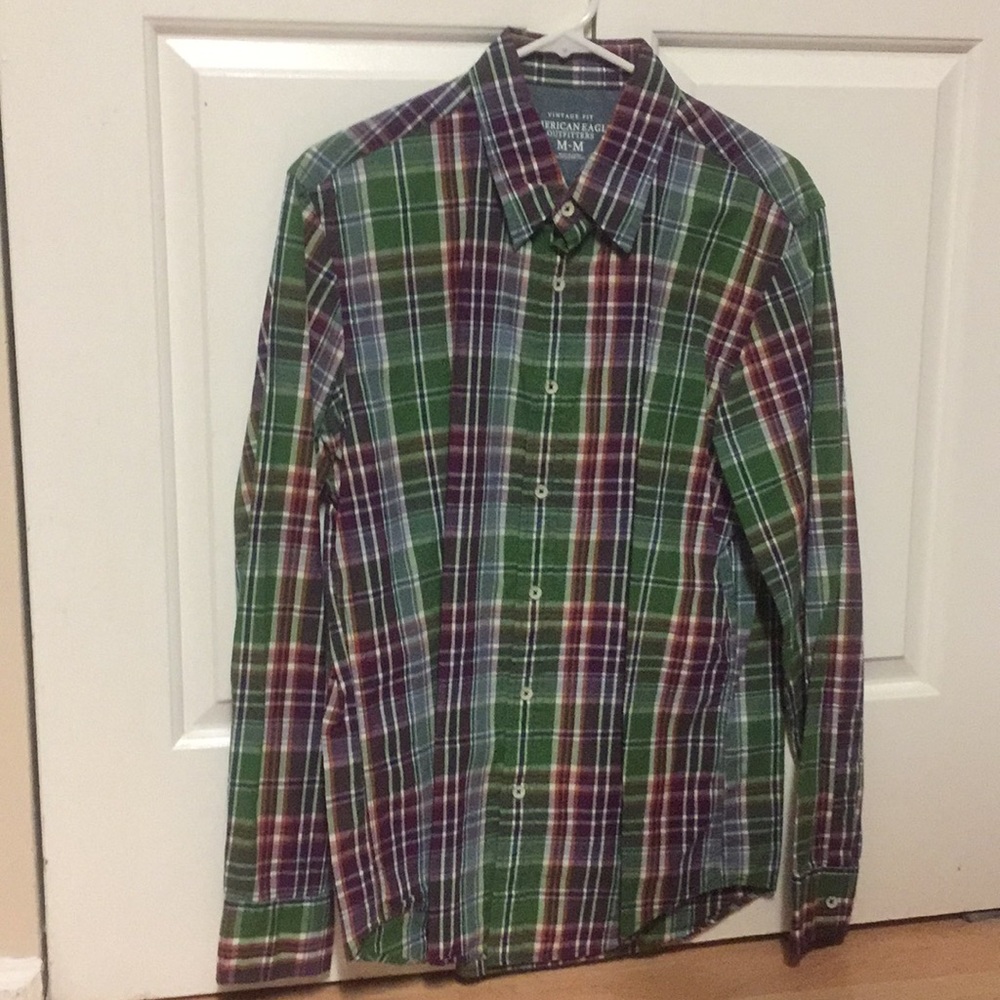 American Eagle casual button-down plaid shirt